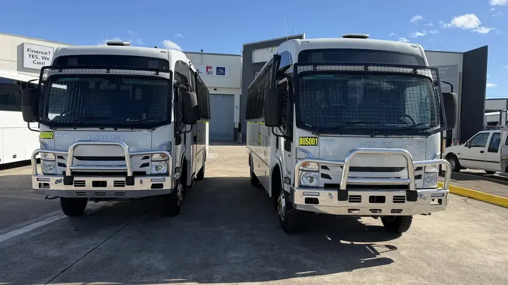 I-Bus NPS 4×4 pair — OEM high/low range, bull bars and mesh protection