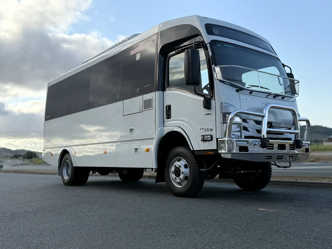 I-Bus NPS 19-Seat 4×4 — Isuzu NPS chassis with polished mine bullbar